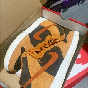 Nike Men's Orange and Black Sneakers